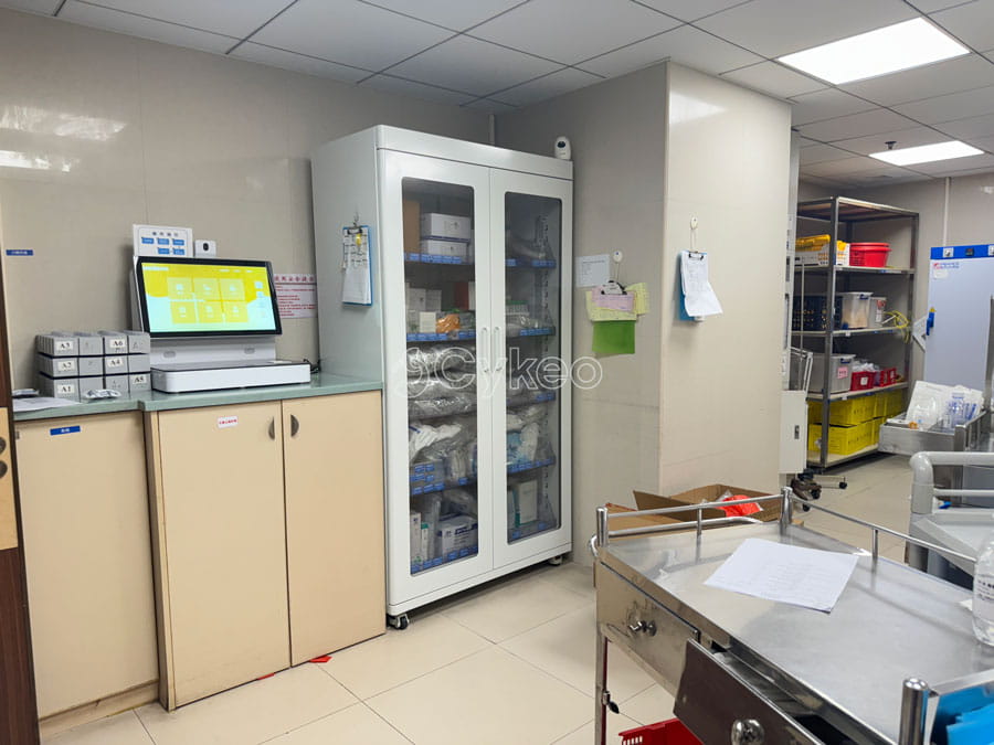 如何管理和清點(diǎn)低值耗材柜中的物品？