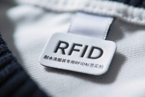 服裝零售門店如何用RFID減少庫存誤差并提升盤點速度？