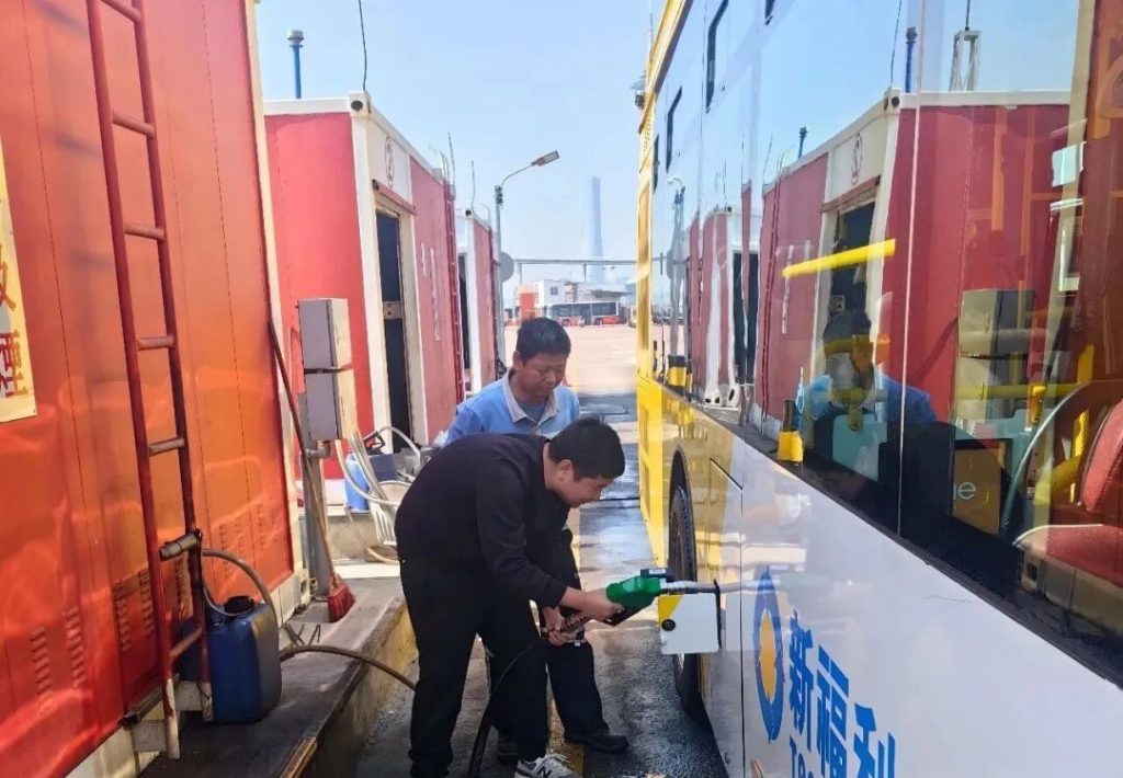 澳門公交車加油迎來新規(guī)則,RFID一刷就識別車輛身份無需人工 3 澳门公交车加油迎来新规则,RFID一刷就识别车辆身份无需人工(images 3)