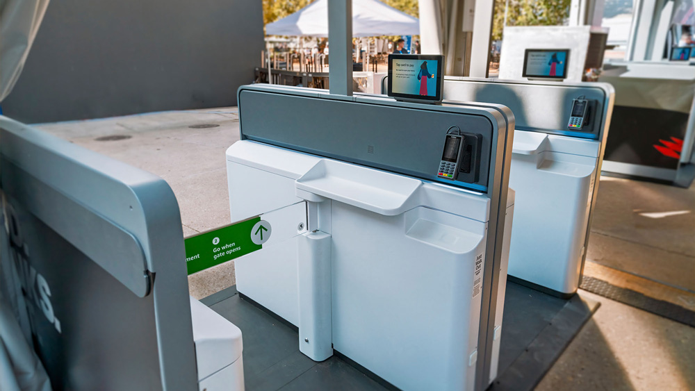 亞馬遜展示RFID通道門,助力快閃店免結賬購物 2 亚马逊展示RFID通道门,助力快闪店免结账购物(images 2)